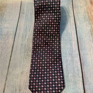 Ivy Crew Classic Black and Pinks Geometric Men's Tie